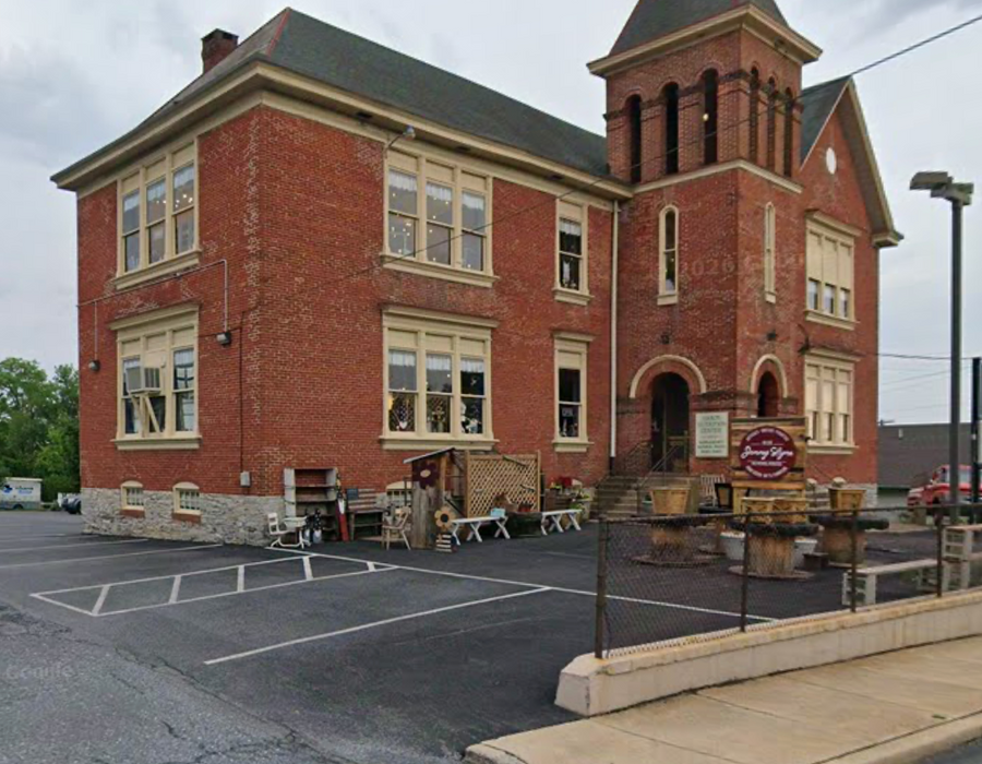 The Schoolhouse - Jenny Lyns